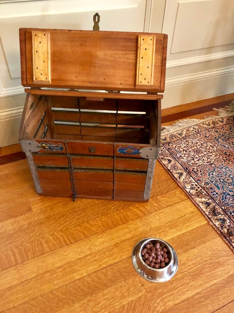 dog crate that looks like furniture